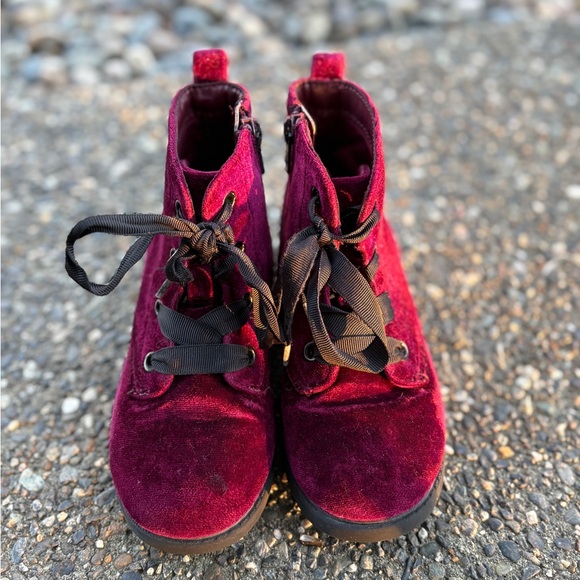 Cat & Jack Velvet Boots - Picture 3 of 5